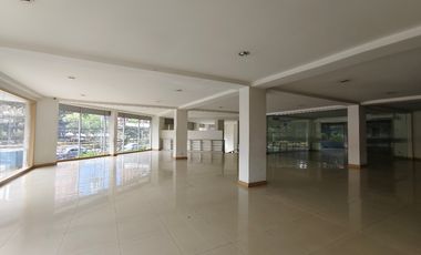 Gedung Komersial ex Showroom Cocok untuk Kantor di Sawah Besar Jakarta Pusat