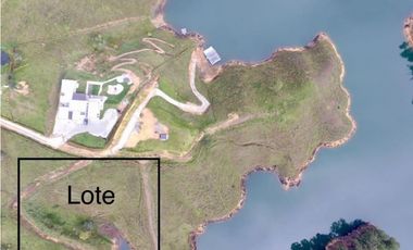 HERMOSO LOTE EN GUATAPÉ EN UNIDAD CERRADA