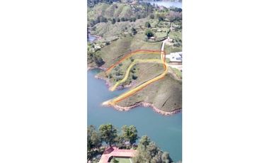 HERMOSO LOTE EN GUATAPÉ EN UNIDAD CERRADA