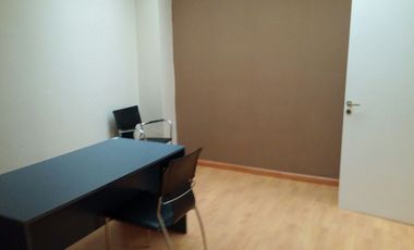 VENDO OFICINAS (IMPERDIBLES) EXCELENTE CALIDAD. NUEVAS. PLENO CENTRO