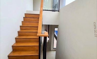 Disewakan Rumah Posisi Hook Ada Kolam Renang Di Bintaro Sektor 9