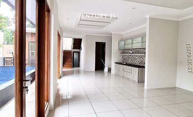 Disewakan Rumah Posisi Hook Ada Kolam Renang Di Bintaro Sektor 9