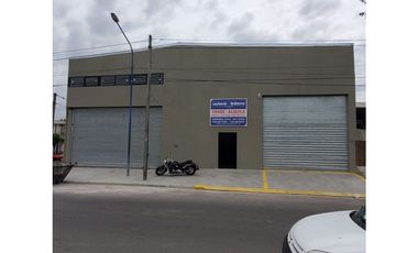 Galpón/Local a estrenar en Distrito industrial.