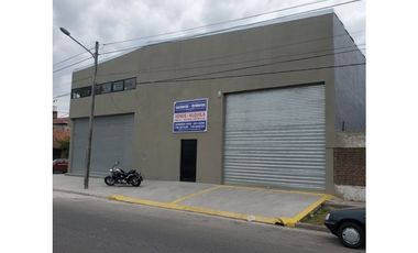 Galpón/Local a estrenar en Distrito industrial.