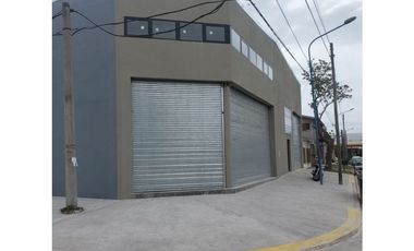 Galpón/Local a estrenar en Distrito industrial.