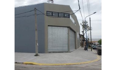 Galpón/Local a estrenar en Distrito industrial.