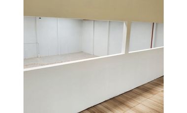 Galpón/Local a estrenar en Distrito industrial.