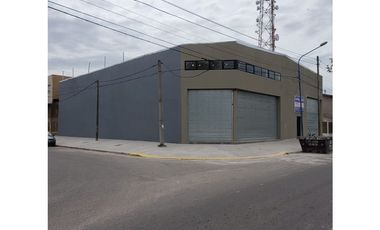 Galpón/Local a estrenar en Distrito industrial.