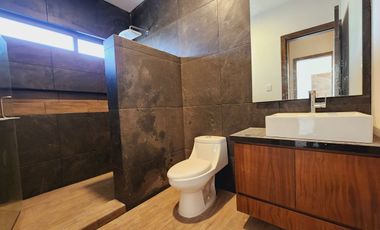 Casa en VENTA con ALBERCA fraccionamiento PUNTA TIBURON
