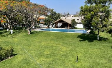 VENTA DE CASA CON ALBERCA Y JACUZZI YAUTEPEC