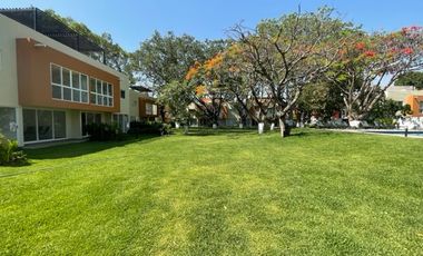 VENTA DE CASA CON ALBERCA Y JACUZZI YAUTEPEC