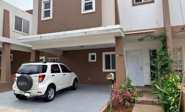 ALQUILO CASA EN PH EVEREST