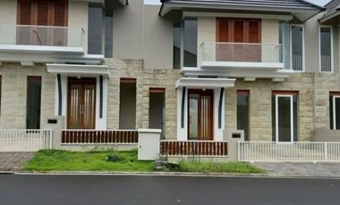 GRIMSBY Beautyfull Home Classy Luxury at D'Boulvard Citragrand Tembalang