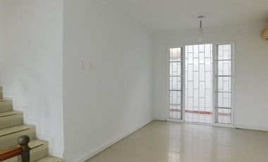 casa condominio en arriendo en villa santos. Cod A83323