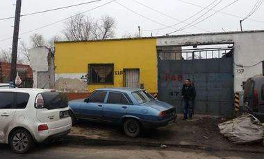 Casa a demoler con lote de 8 x 17