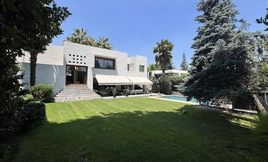Casa en arriendo de 5 dorm. en Lo Barnechea