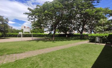 apartamento en arriendo en prados del este. Cod A30827