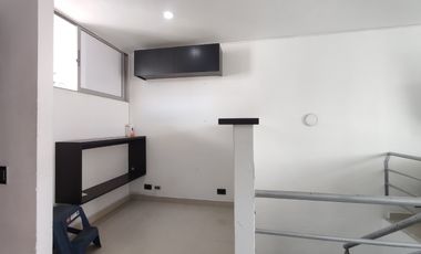 apartamento en arriendo en prados del este. Cod A30827