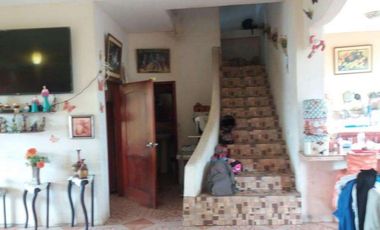 VENTA DE CASA EN LOS UNIFICADOSMas Informacion  (099) 971- ----