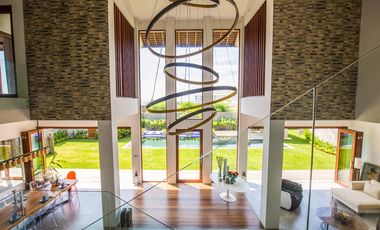 Freehold - Oceanfront Luxury Villa with Breathtaking Mountain & Ricefield Views, Minutes from Sanur, Bali