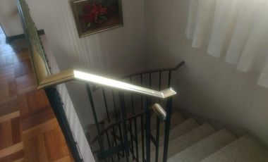 Vendo Excelente Casa Dos Pisos, Una Cuadra Del Mall