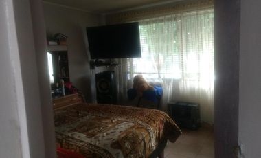 Vendo Excelente Casa Dos Pisos, Una Cuadra Del Mall