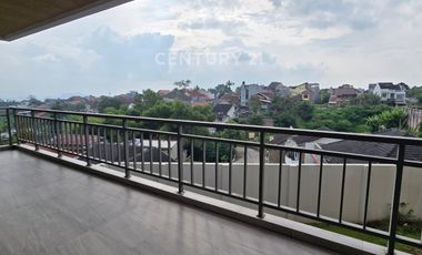 Rumah Lux Ada Kola Renang Di Setra Duta Bandung