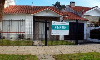 Casa de 3 Ambientes (frente), mÃ¡s PH de 3 Ambientes (fondo)