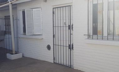 Casa de 3 Ambientes (frente), mÃ¡s PH de 3 Ambientes (fondo)