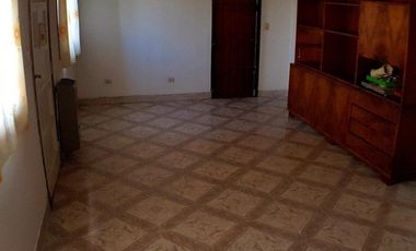 Casa de 3 Ambientes (frente), mÃ¡s PH de 3 Ambientes (fondo)