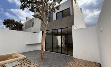 Casa tipo TH en preventa en la zona Country Club