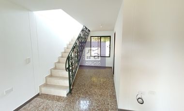 COD. 5044 - SE ARRIENDA CASA - BARRIO: ACAPULCO