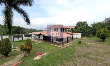 COD. 5044 - SE ARRIENDA CASA - BARRIO: ACAPULCO