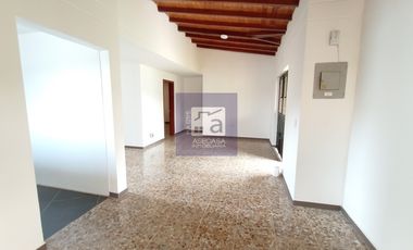 COD. 5044 - SE ARRIENDA CASA - BARRIO: ACAPULCO