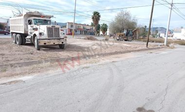 Terreno comercial sobre avenida calzada Gómez Morín en Torreób, con alto flujo vehicular