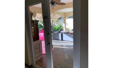 VENDO CASA- COSTA DEL ESTE- PANAMA