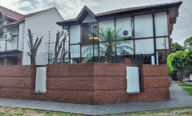 Casa en venta en Quilmes Este