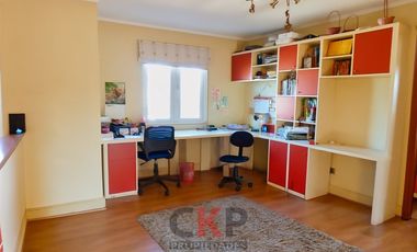6 Dormitorios/ Condominio en Piedra Roja / Colegio San José