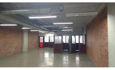 Arriendo local en el Centro Empresarial Olaya Herrera, Medellín