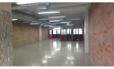Arriendo local en el Centro Empresarial Olaya Herrera, Medellín