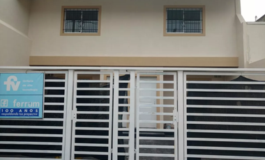 Duplex T/casa 3 Ambientes Con Cochera Y Patio En Ramos Mejía