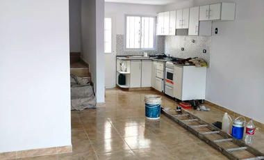 Duplex T/casa 3 Ambientes Con Cochera Y Patio En Ramos Mejía