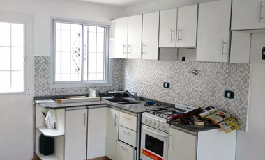 Duplex T/casa 3 Ambientes Con Cochera Y Patio En Ramos Mejía