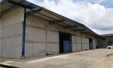 GALPON INDUSTRIAL +LOCAL + OFICINAS CARRETERA PANAMERICANA PACORA