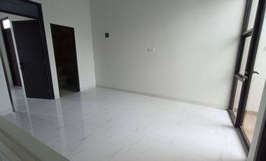Rumah SHM 2 Lt Siap KPR 15 menit ke RS Citra Harapan J-38656