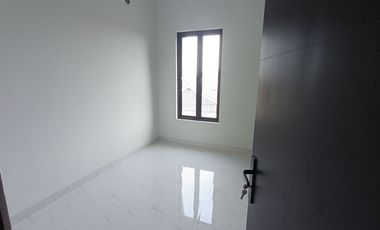 Rumah SHM 2 Lt Siap KPR 15 menit ke RS Citra Harapan J-38656