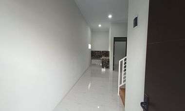 Rumah SHM 2 Lt Siap KPR 15 menit ke RS Citra Harapan J-38656