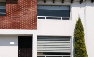 SE VENDE HERMOSA CASA