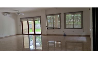Se VENDE / ALQUILA Casa en Senderos Camino Cruce