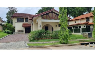 Se VENDE / ALQUILA Casa en Senderos Camino Cruce